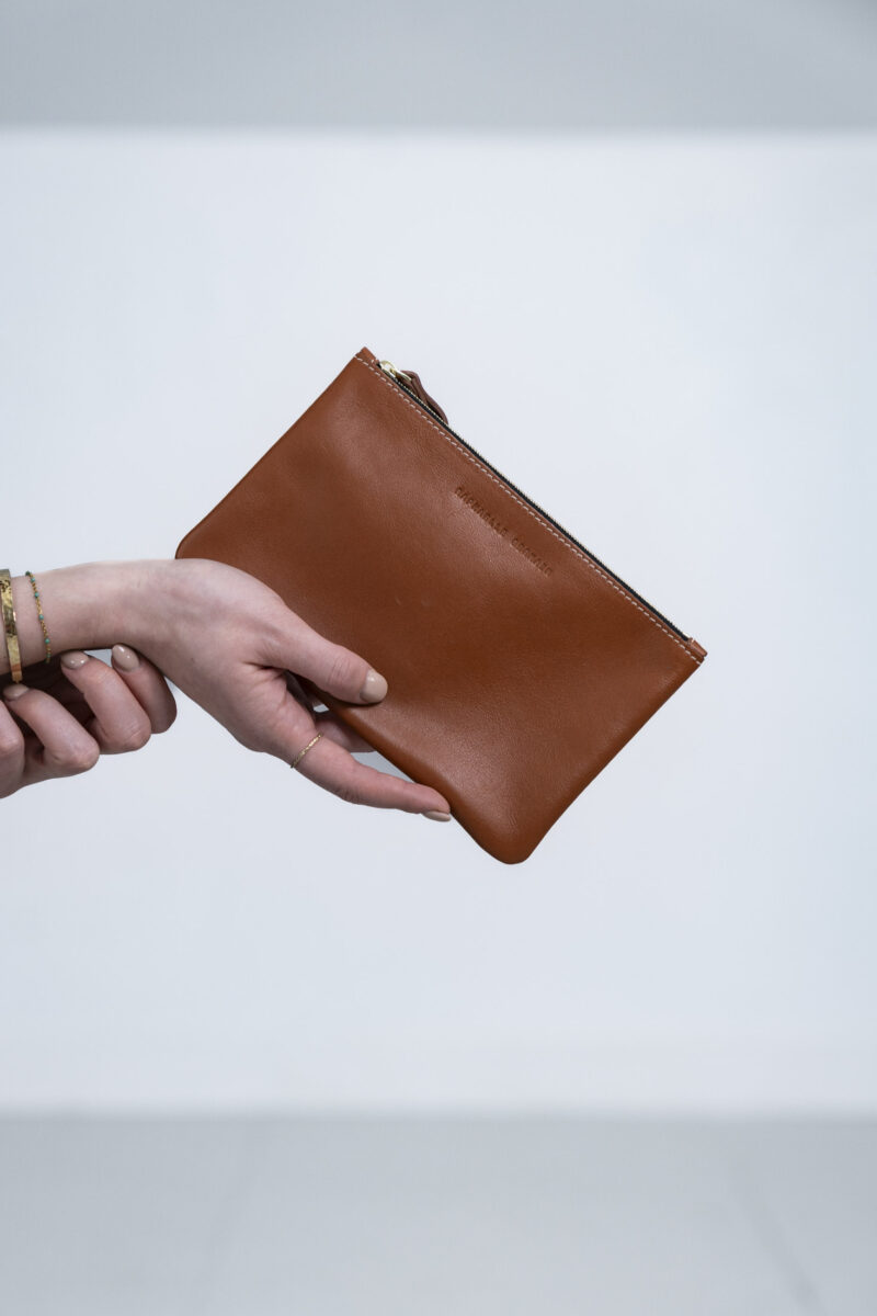 LA POCHETTE MEDIUM EN CUIR